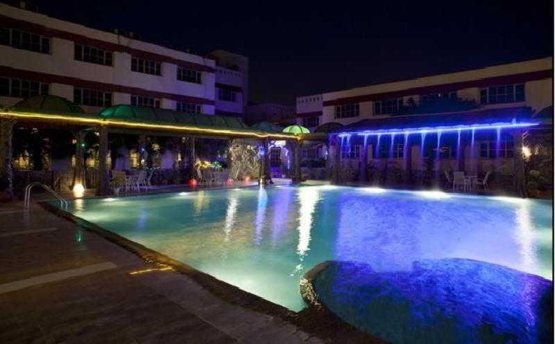 אגרה Hotel Yamuna View מראה חיצוני תמונה