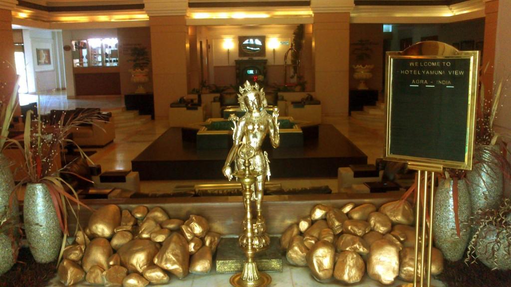 אגרה Hotel Yamuna View מראה חיצוני תמונה